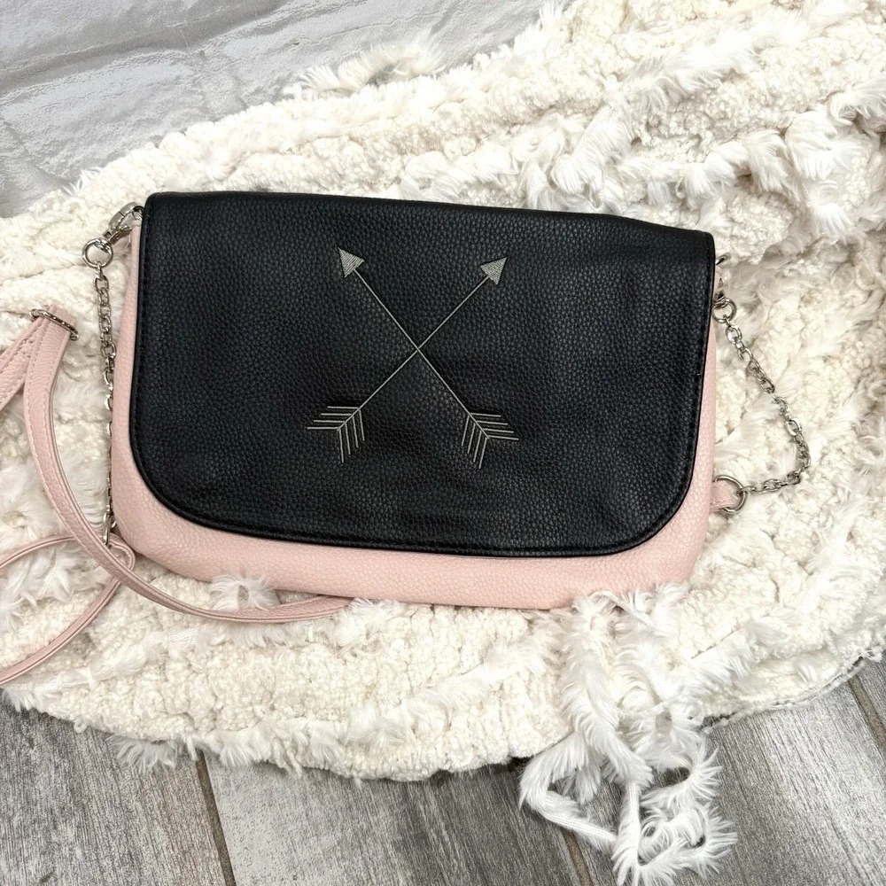 Thirty One 31 Classic Crossbody Pink‎ Black Arrow Purse Faux Leather Adjustable